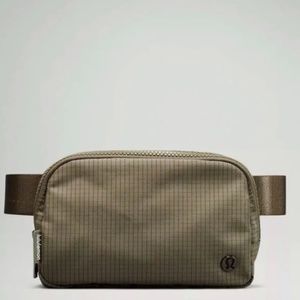 Everywhere Belt Bag Carob - NWT